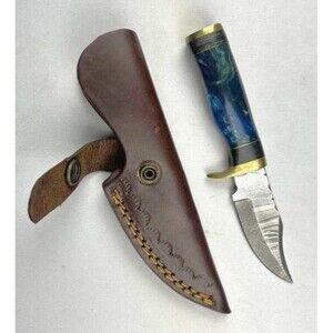 Premium Damascus Steel Hunting Knife handcrafted w wood and brass handle guarde